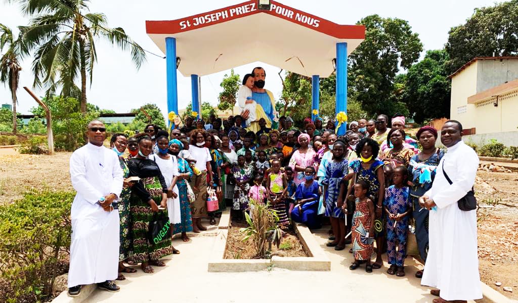 Pèlerinage des fidèles de Cocotomey au Séminaire d’Adjatokpa.
