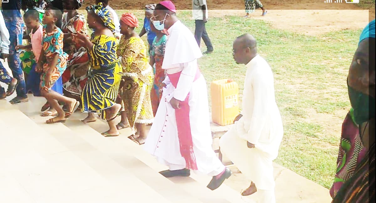 Mgr Houngbédji à saint Benoît de Toffo