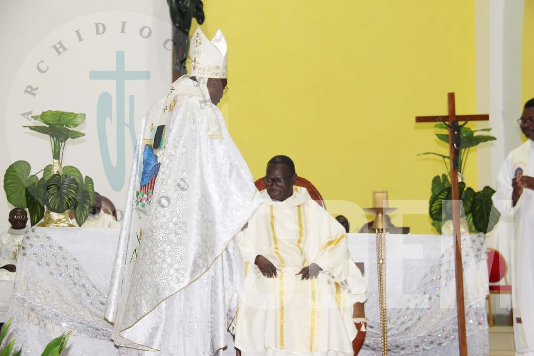 Père Hounmènou : 29ème curé de la Cathédrale