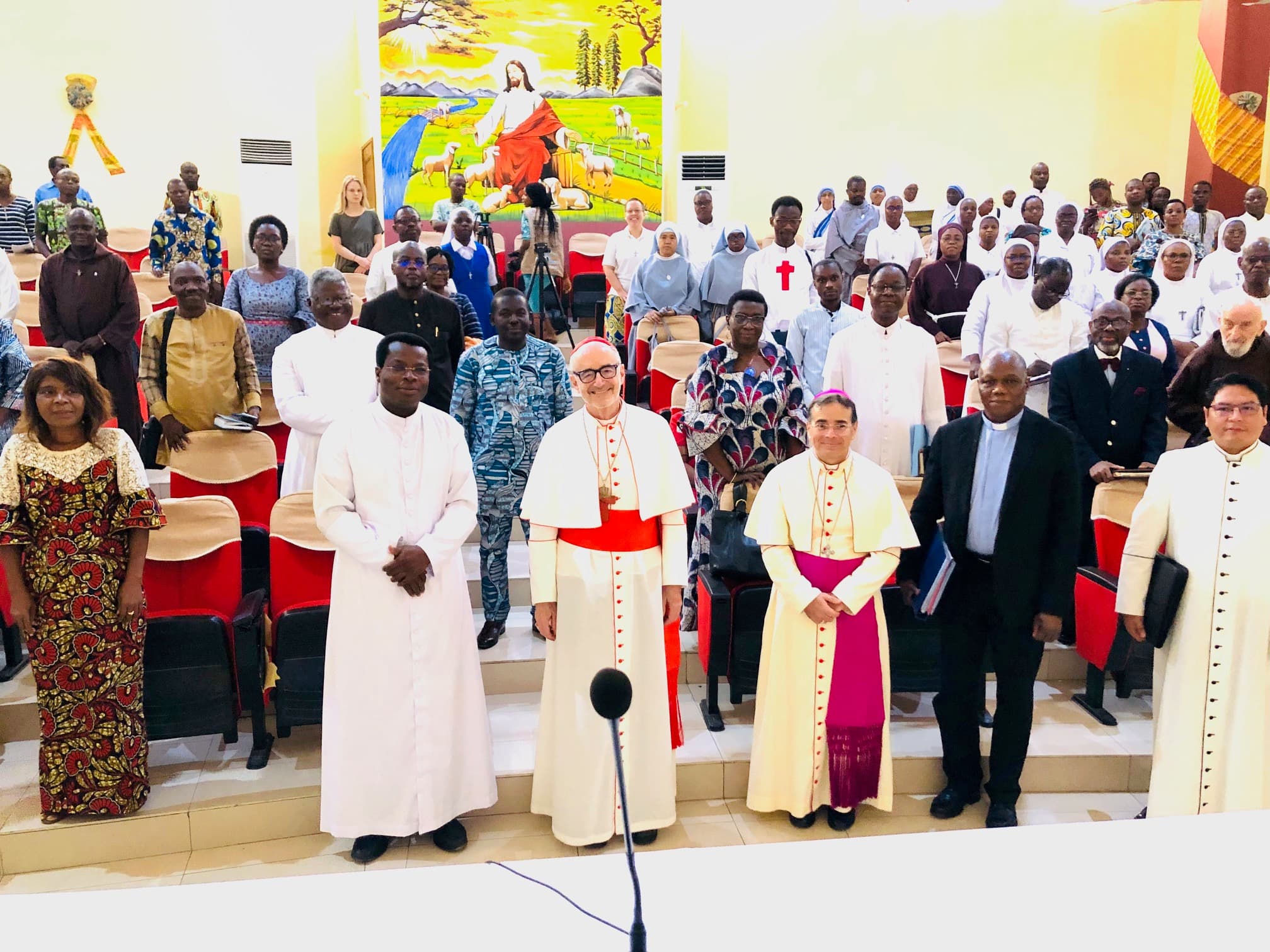 RENCONTRE ENTRE LE CARDINAL CZERNY ET LES INSTITUTIONS DE L'EGLISE CATHOLIQUE DU BENIN