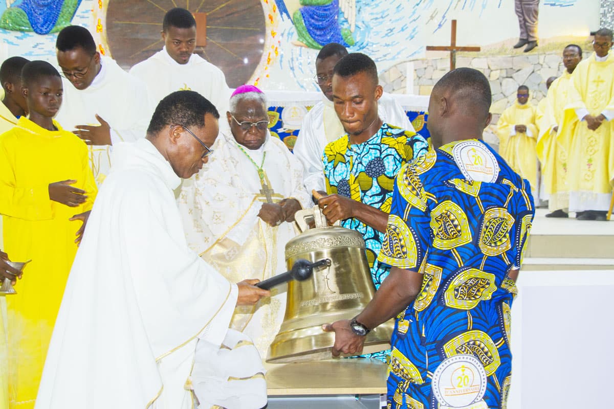 Une cloche de 105 kilos pour les 20 ans de ‘’Jésus Eucharistie’