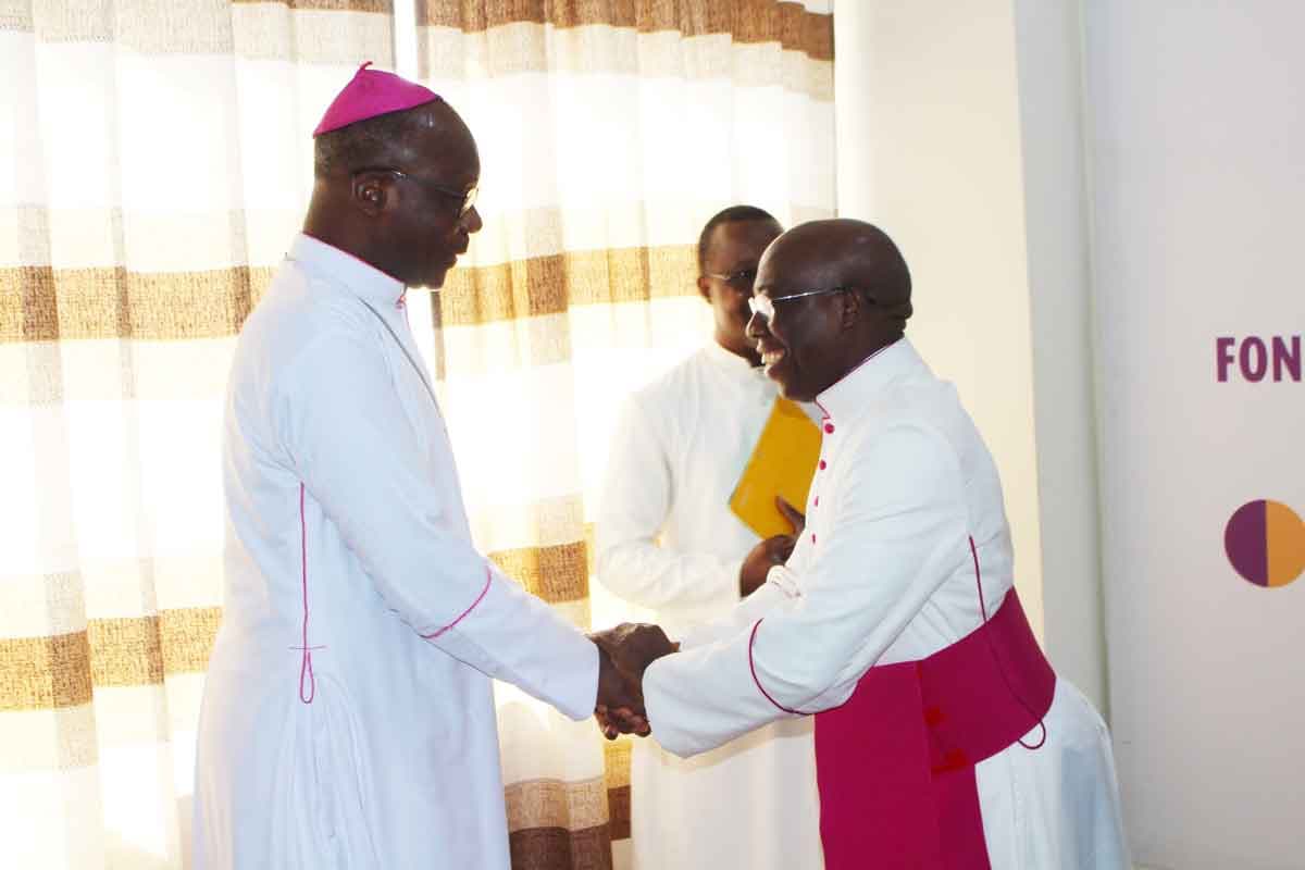 Mgr Anthony Ekpo visite à la Fac