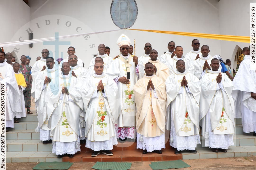 Ordination de 17 prêtres à Allada