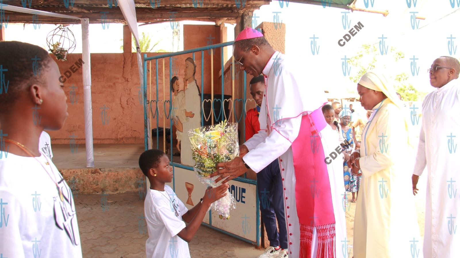 Visite pastorale sur les paroisses Ahozon et Zoungoudo