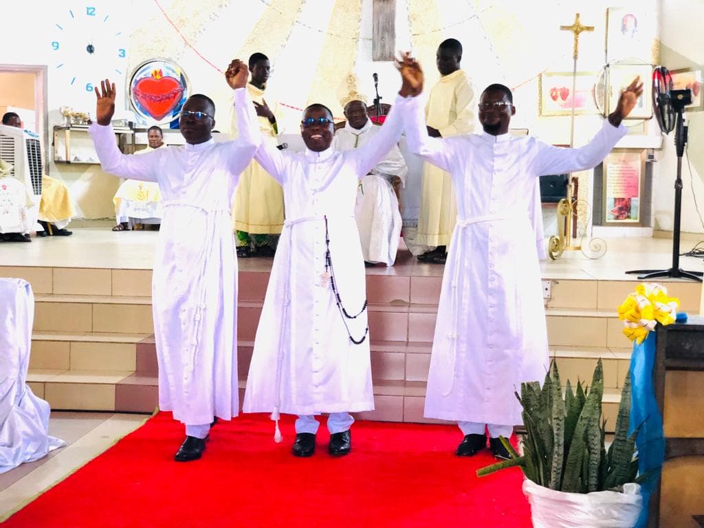 ADHESION DES FRERES DE JESUS A LA COMMUNAUTE FRANCISCAINE
